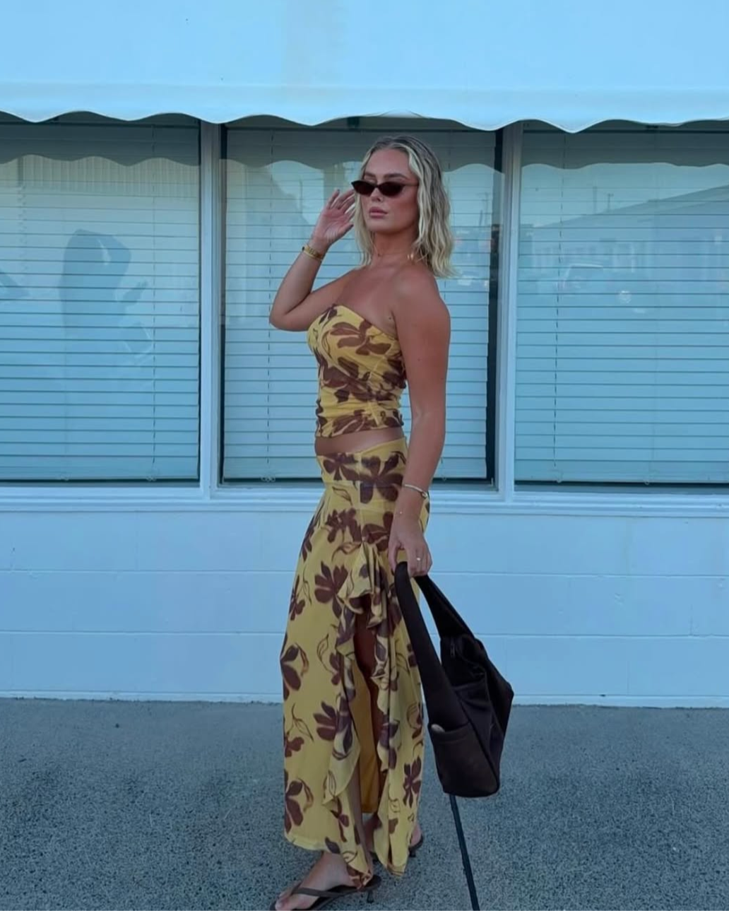 Benni Bindi Maxi Dress in Butter Floral Yellow – Hills Shire Hire Benni Bindi Maxi Dress in Butter Floral Yellow – Hills Shire Hire