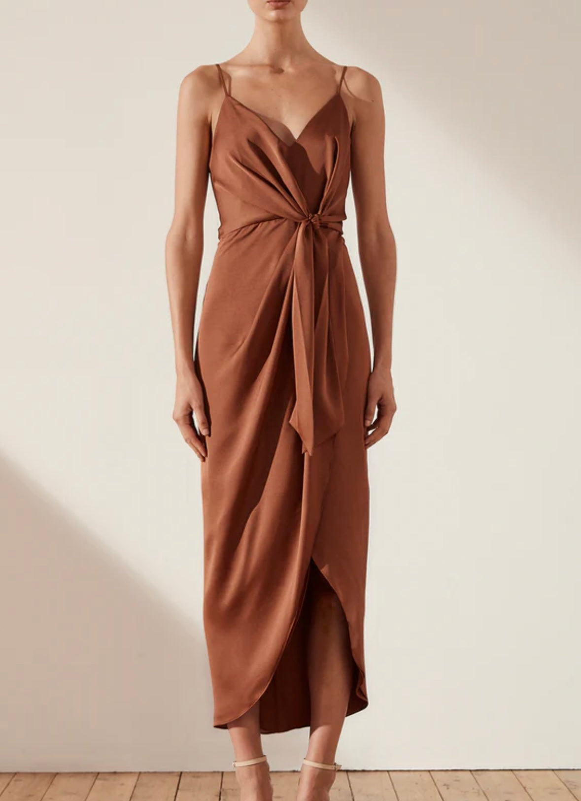 shona joy lautner tie front bias midi dress Dream summer vibe @studioamelia_